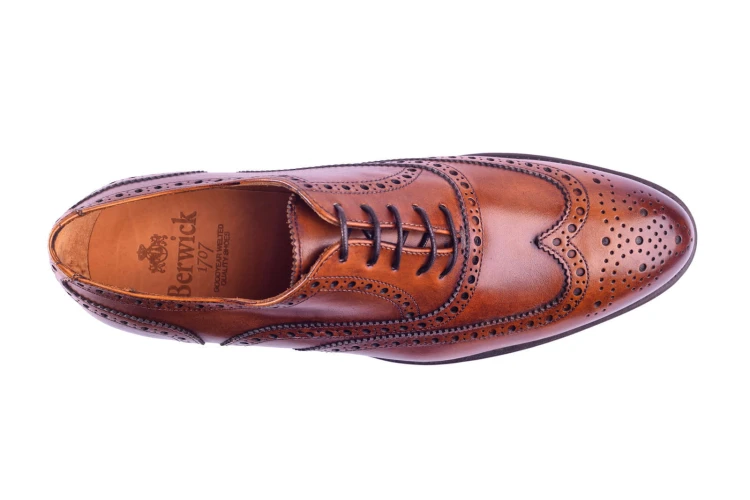 Berwick 3561 Cuero Oxford, full brogues, pełne brogowanie, męskie oxfordy, zamknięta przyszwa, ręcznie szyte obuwie, smart casual, styl półformalny