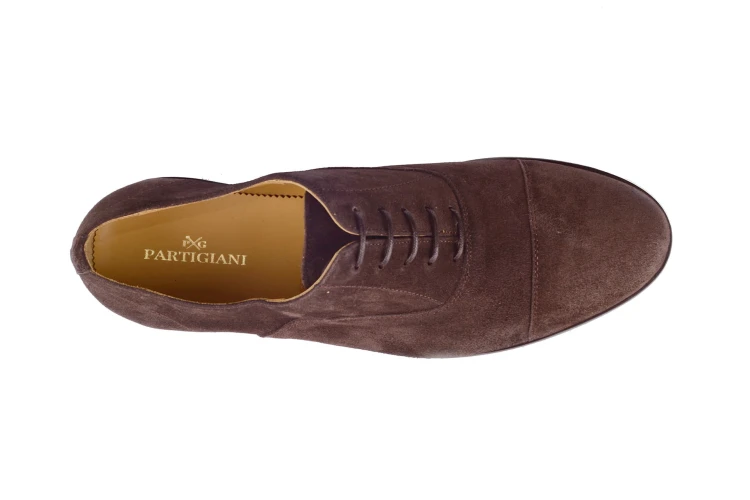 Partigiani 7680 zamszowe oksfordy z woskowanymi noskami, wygodne buty na lato