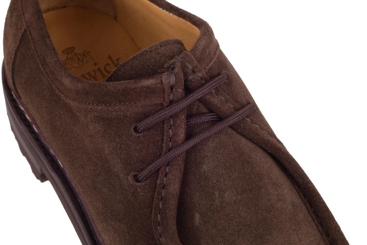 buty zamszowe na gumowej podeszwie