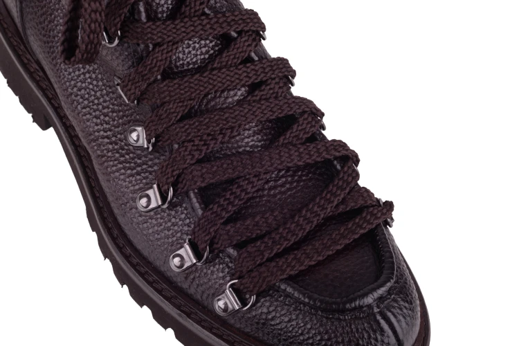 górskie buty sznurowane