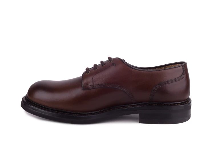 ręcznie szyte buty ze skóry ceilęcej