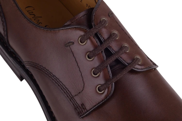 buty z otwartymi przyszwami