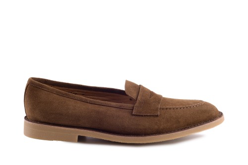 Carlos Santos 1789 penny loafers mokasyny szyte ręcznie ze skóry zamszowej na gumowej podeszwie.