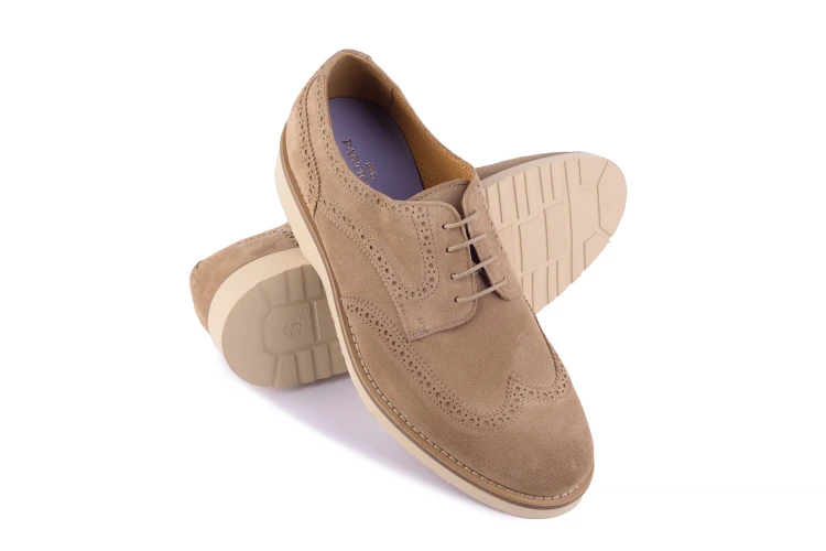 miękkie buty z zamszu