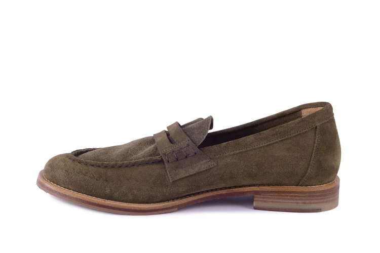 mokasyny w kolorze khaki