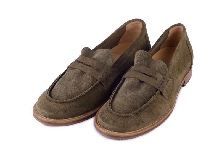 zamszowe buty letnie