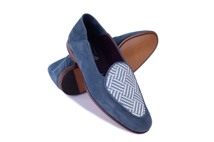 niebieskie loafersy