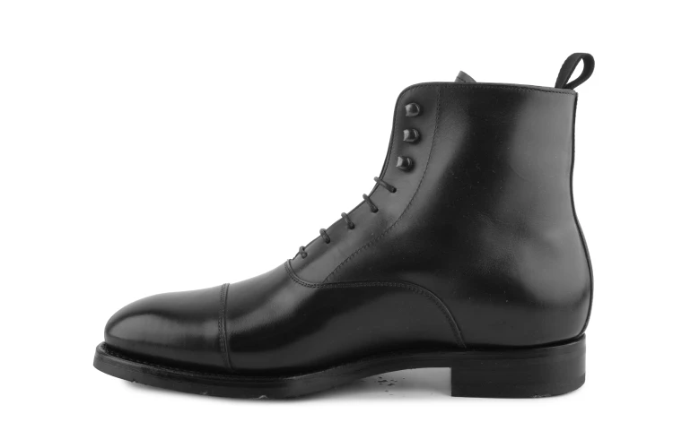 czarne ręcznie szyte buty zimowe