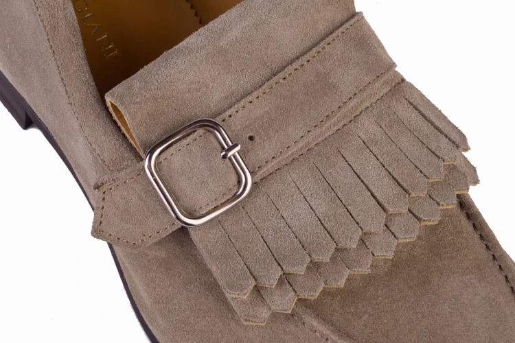 ekstrawaganckie buty letnie