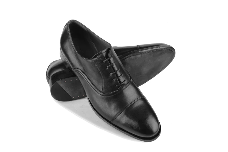 klasyczne półbuty męskie, czarne skórzane buty