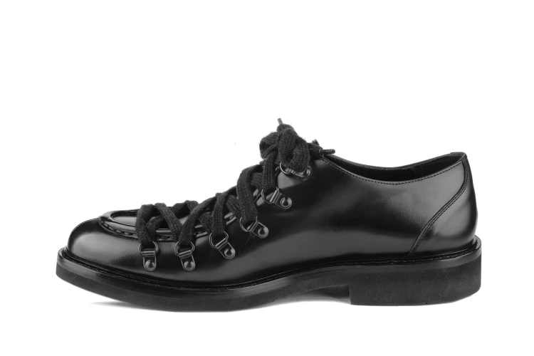 Partigiani 8719 Black Derby szyte z cielęcej skóry