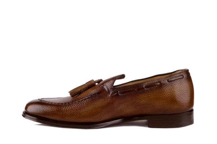 Tassell loafers ze skóry groszkowej szyte metodą goodyear welted