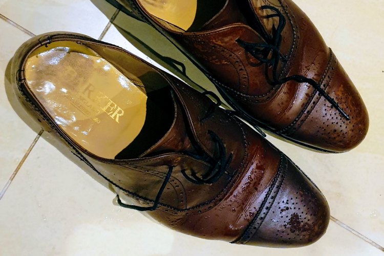 Przemoczone buty