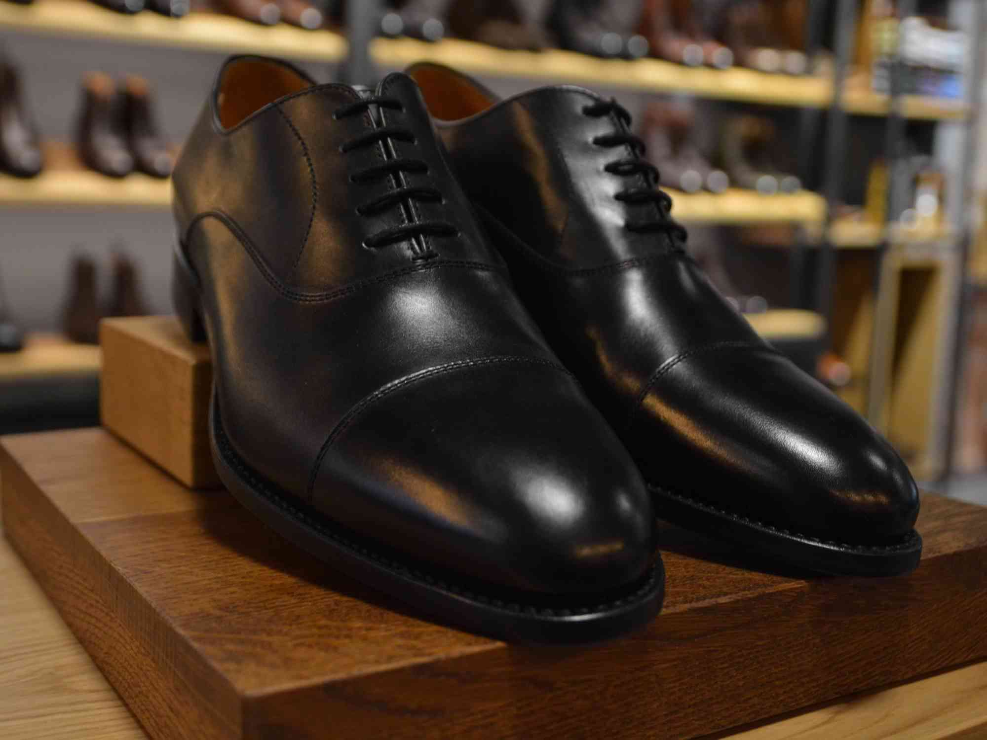 oxford cap toe